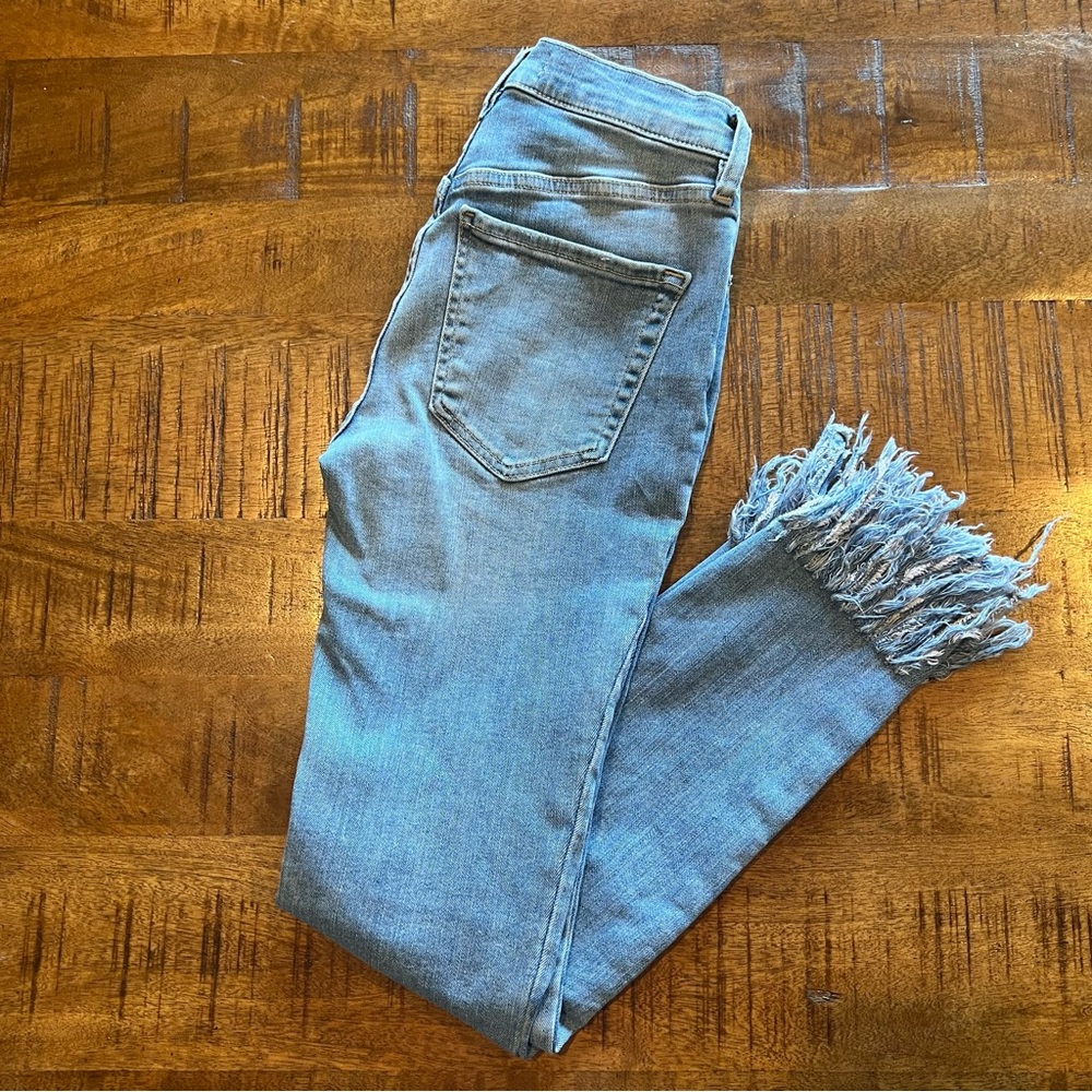 We The Free People Ligjt Wash Destroyed Cuff Jeans
